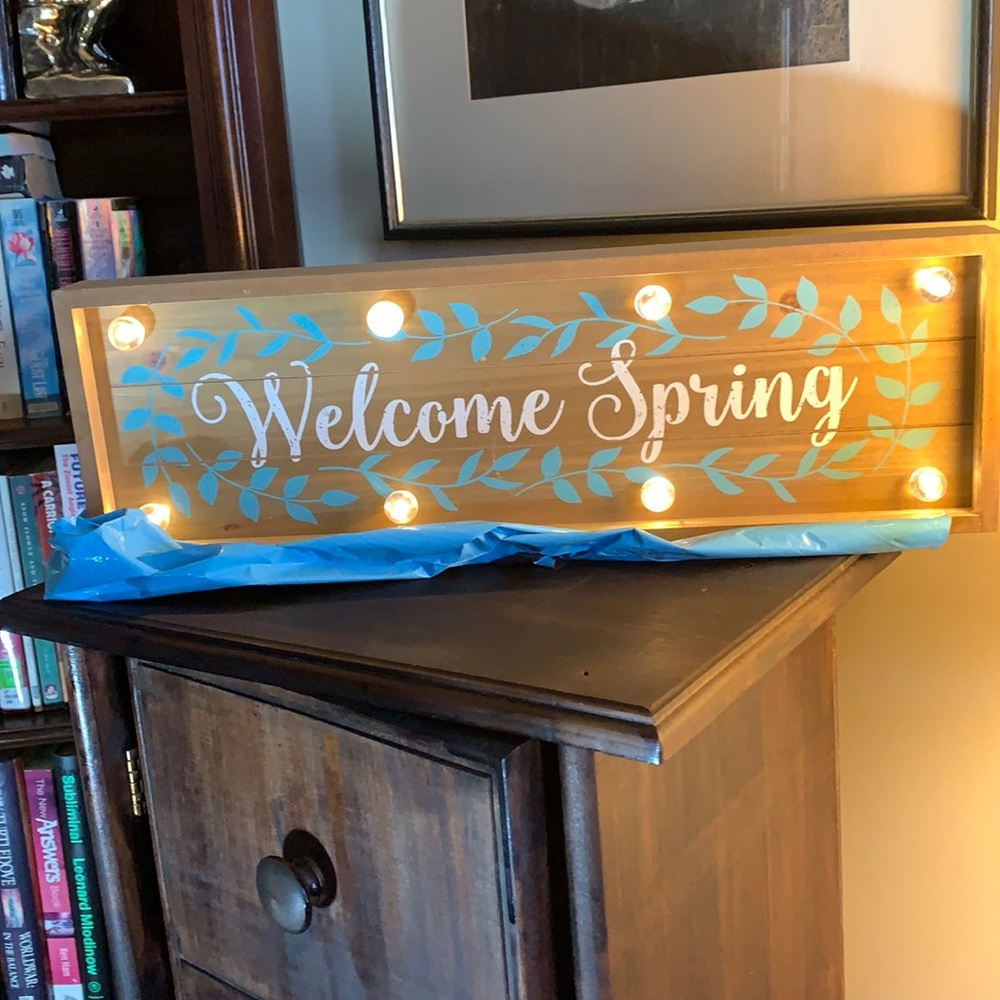 Welcome Spring Sign Lights Up
